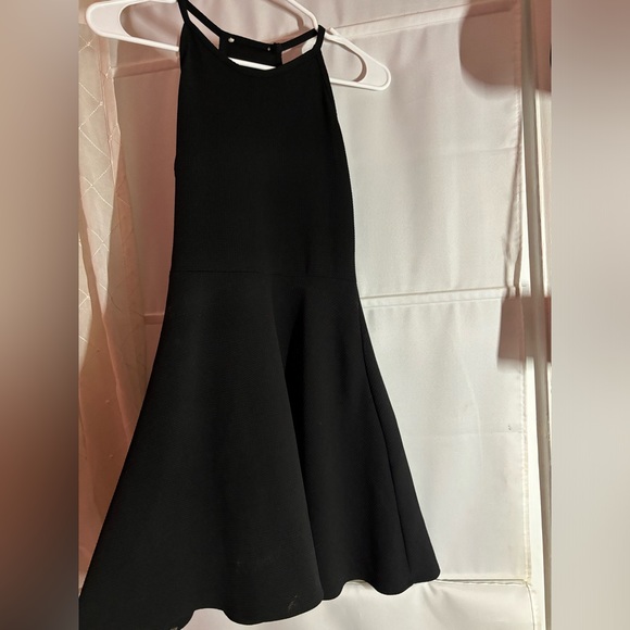 Dresses & Skirts - Black dress!